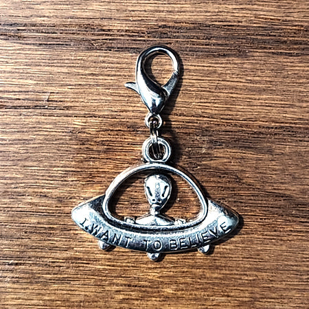 UFO I want to Believe Silver Wine Glass Charm | Zipper Pull | Stitch Marker